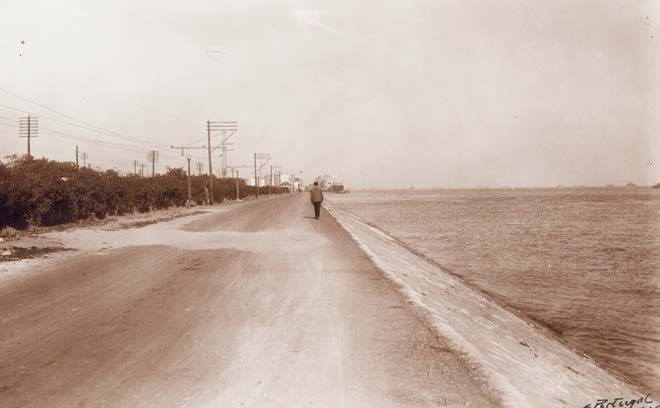 Paredão ribeirinho junto da avenida da Índia, perspetiva Oeste-Este.1939.