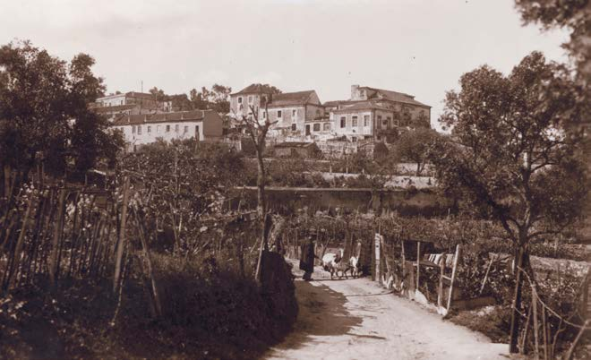 Alto de São João, Vale Escuro tendo ao fundo a quinta de Monchique. 1941.