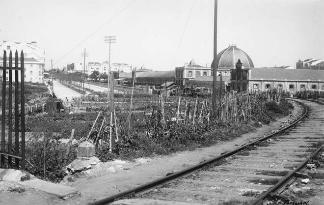 Linha férrea de cintura junto ao matadouro Municipal e à avenida 5 de Outubro. 1944.
