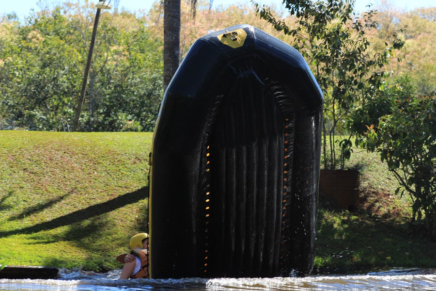 11 Virada no Lago - Todos devem posicionar-se estrategicamente para fazer um divertido pêndulo,