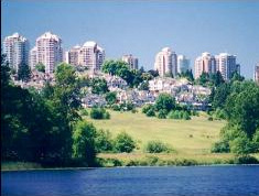 Por isso, é possível conhecer bastante das culturas orientais até o Ano Novo Chinês é comemorado por lá! Richmond não fica tão perto das montanhas como Vancouver, portanto recebe menos chuvas.