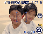 Como fotografar e gravar vídeos Utilização da tela de cristal líquido como visor IMPORTANTE: O recurso Visualização ao vivo esgota a carga da pilha; utilize-o com moderação.