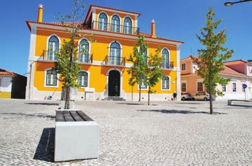 Participação: Gratuita, sujeita a marcação prévia. 02 a 31. Sala Infantil Exposição Vem conhecer.