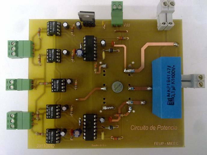 O circuito de potência é composto pelo conversor em ponte completa juntamente com circuito de ataque às portas dos transístores. O seu dimensionamento como protótipo também foi modificado.