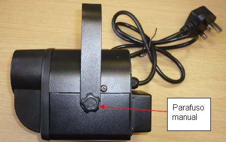 Utilize o suporte integrado (com um buraco de 1cm no centro) para suspender o seu foco ou para prender o foco numa prateleira.