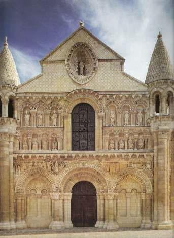 1ª Parte: Românico Portais Fachada da igreja colegiada de Notre-Dame-la-Grande (Poitiers, Vienne, séc. XII) No frontão, Cristo com símbolos evangelistas.