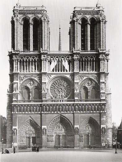 Catedral de Notre Dame Notre Dame é o protótipo da catedral gótica, por sua monumentalidade (130m de