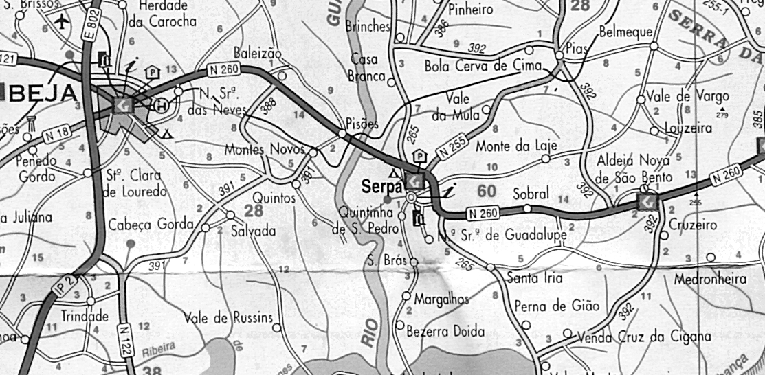 1. Passado Breve síntese histórica A Herdade de Vale Formoso localiza-se no sector Nordeste do Concelho de Mértola, na Margem Esquerda do Guadiana, em plena Serra de Mértola, a cerca de 2 km da