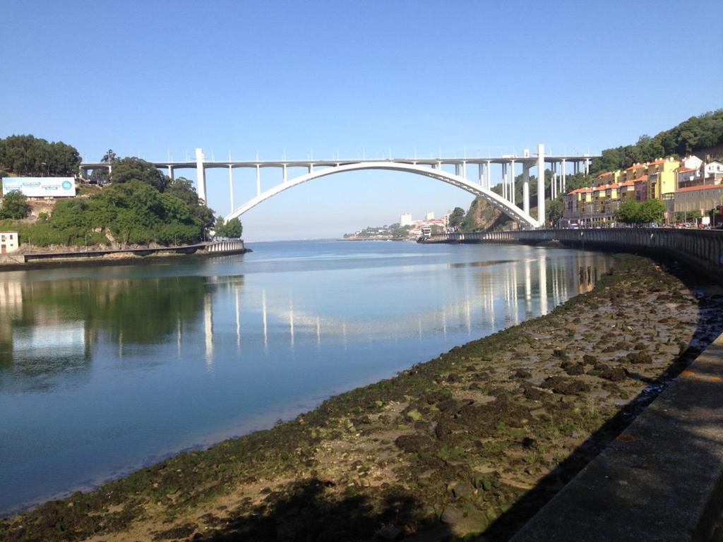 Arrábida sobre o Rio Douro, 1963