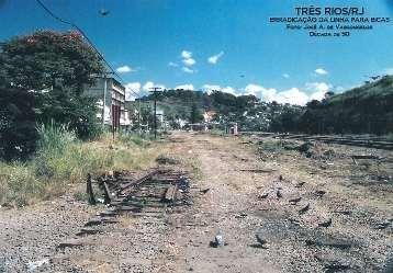 6ª Foto: Essa foto foi clicada no final da década de 90 e nela se observa o esqueleto do que foram as linhas originais para Bicas e Porto Novo.