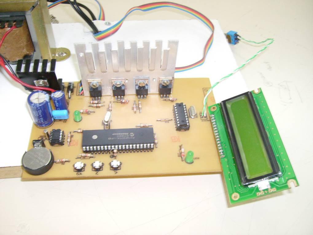88 5.5. Protótipo As figuras de 26 a 29 mostram o circuito impresso, projeto mecânico e o local final do protótipo, com o painel