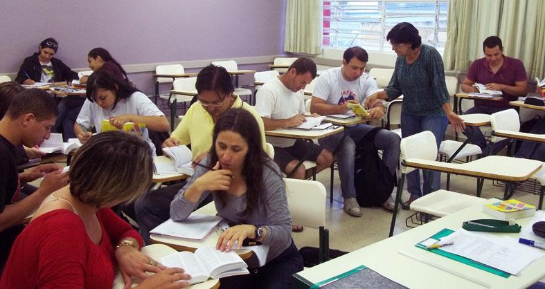 A cada semestre que vagas são abertas para esses dois idiomas, a expressiva procura dos interessados, em especial para o Mandarim, é indício de que a necessidade da proficiência neste idioma