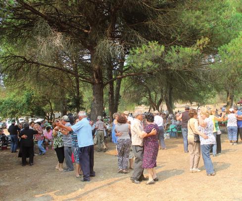 baile, folclore, concurso de fado amador e muita animação.