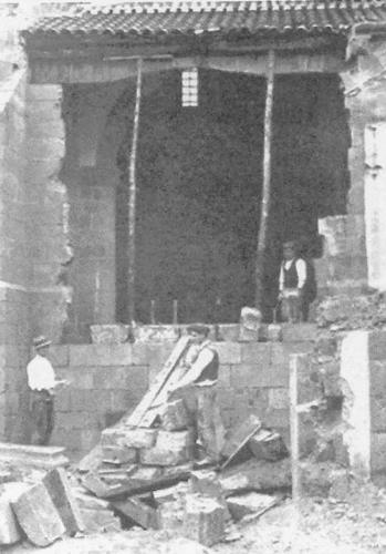 9 Demolição de um pequeno edifício acrescentado à capela do Bom Jesus dos Mareantes.