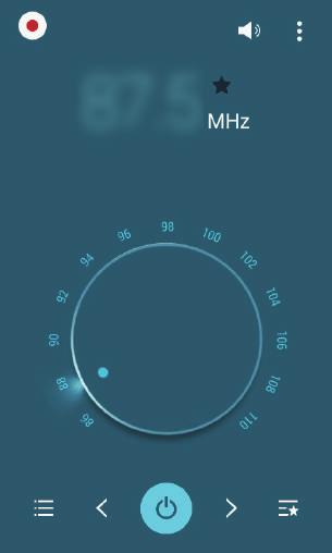 Aplicações e funções úteis Grava a rádio. Insere a estação de rádio manualmente. Ajusta o volume. Acessa opções adicionais. Adiciona a rádio atual a lista de favoritos. Sintonia fina.