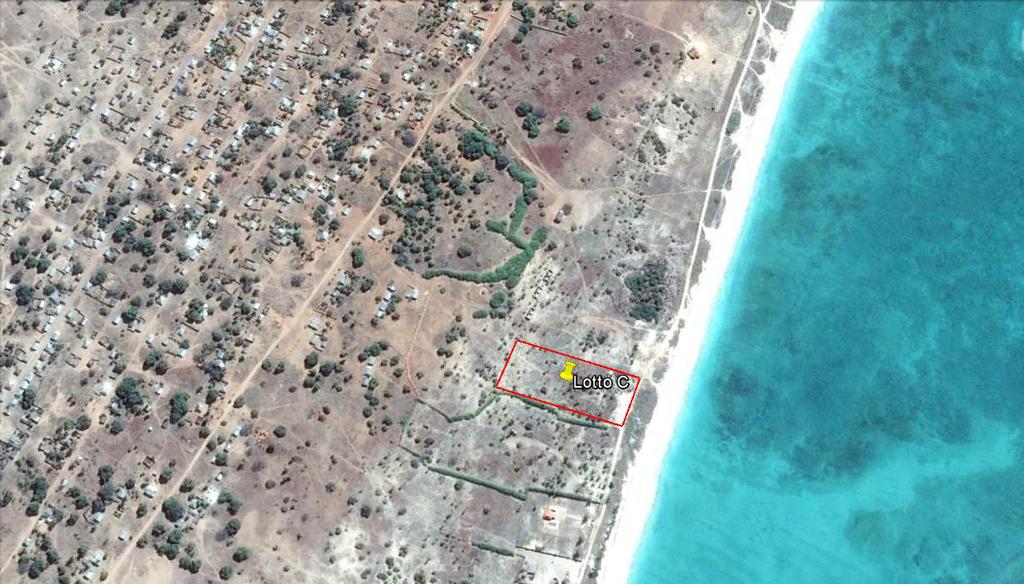 LOTTO C Terreno de 8.865 mq localizado no litoral de Pemba, com vista para o Oceano Índico e tem uma praia de areia.