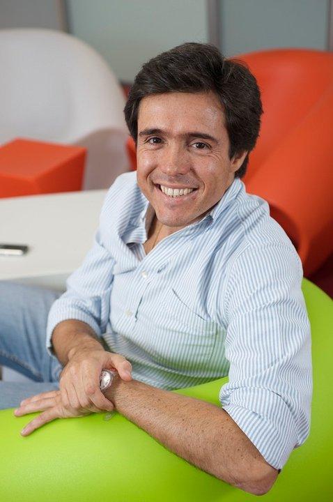 João Pedro Montes - CEO Produzimos com o objetivo de trazer para o mercado deliciosos, criativos, autênticos e divertidos vinhos que tenham uma boa e original história para contar.