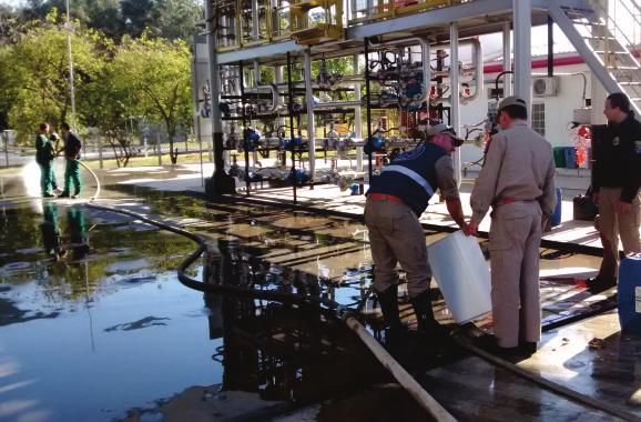 ACONTECEU RDP PETRÓLEO REALIZA TREINAMENTO NA BASE DE DISTRIBUIÇÃO E ARMAZENAMENTO DE ARAUCÁRIA-PR Reinaugurada em 31 outubro de 2015 após a conclusão