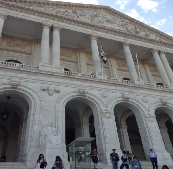 iriam representar a nossa escola, Rita Pereira e João Duarte do 11ºG e a deputada suplente (eleita também como Jornalista) Bárbara Herbert do 11ºH.