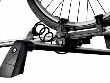 A estrutura de suporte dobra-se quando não é utilizada para reduzir o atrito quando viaja sem bicicletas.