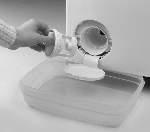 Utilização de branqueador à base de cloro Lave a roupa no programa desejado (Algodão, Sintéticos), adicionando uma quantidade adequada de branqueador à base de cloro ao compartimento do AMACIADOR
