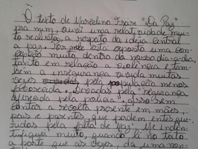 Educando 3 Educando 20 Educando 7 Já 8 educandos não compreenderam a essência do texto, comentaram de forma vaga, reescreveram trechos do conto.