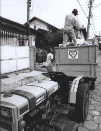 17 Figura 6 - Implantação da coleta seletiva em Niterói. Fonte: EIGENHEER. 2009.