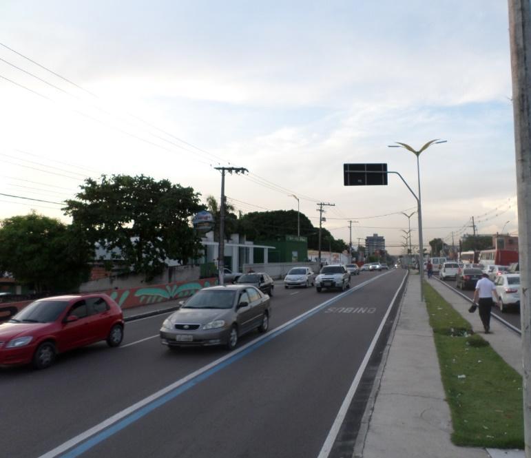 Segundo a Associação Nacional das Empresas de Transportes Urbanos (NTU), o conceito de corredores de ônibus é a priorização da circulação do transporte público junto ao canteiro central, com