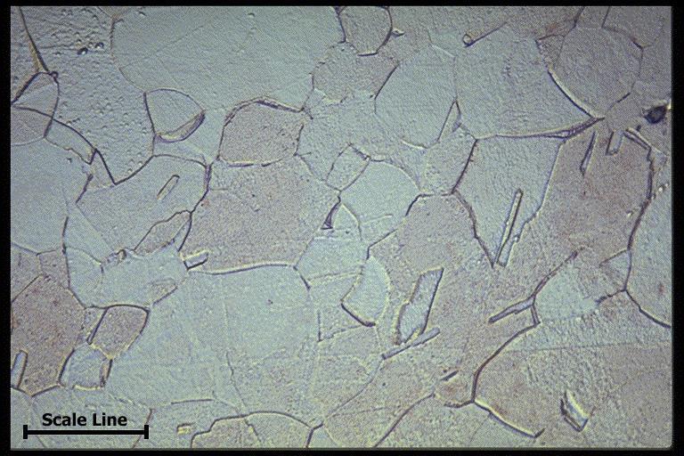 Ex. substitucional: Cu-Ni, completamente solúveis um no outro R Cu = 0,28nm R Ni = 0,25nm Ambos CFC