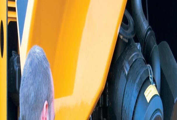 Empenho Total na Qualidade Foi através do empenho total nos seus produtos e respectivos Clientes que a JCB se tornou na maior empresa privada Britânica, fabricante de retroescavadoras, escavadoras de