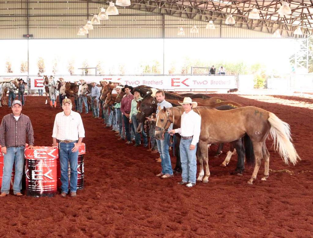 Os competidores entraram em pista concentrados sob a locução de Jackson de Oliveira. Qualquer deslize eram segundos a menos para garantir a vaga na final, a passada tinha que ser precisa.