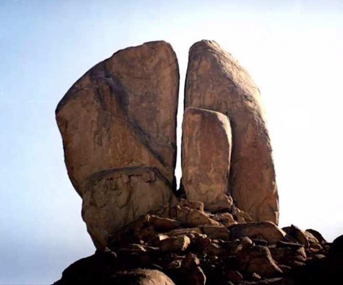 rocha de Horebe tem 15