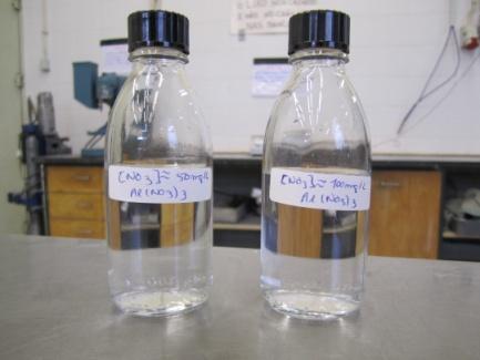 Relativamente à solução padrão composta por iões nitratos, foi utilizado um sal de nitrato de alumínio hidratado (Al(NO 3 ) 3.9H 2 O).