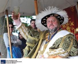 Ansioso em exibir sua nova rainha, Catarina Howard, a seus súditos para conquistar a cidade, Henrique VIII rumou para York em 1541.