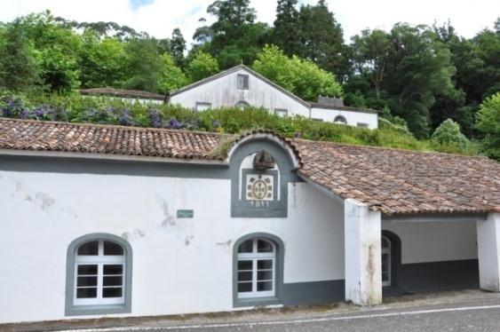 3. Geotermia em Portugal Em 1896 foi criada uma Assembleia Artística das Caldeiras, constituída por uma elite social, que tinha como objectivos cultivar a musica e outras artes liberaes e tambem