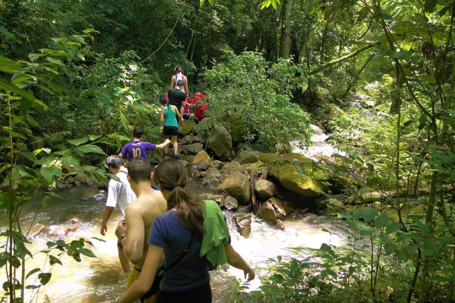 belos locais de. Bóia Cross no Jacaré Trilha da Cachoeira Cristal Altura mínima: 1,40 m Idade mínima: 7 anos.