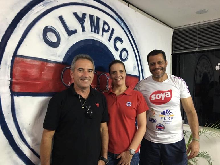 Serenini no Olympico Atleta olímpico do Basquete é também pai de atleta do Vôlei do Olympico No dia 10 de março, recebemos a visita do ex-técnico de Vôlei do Olympico, Antônio Serenini.