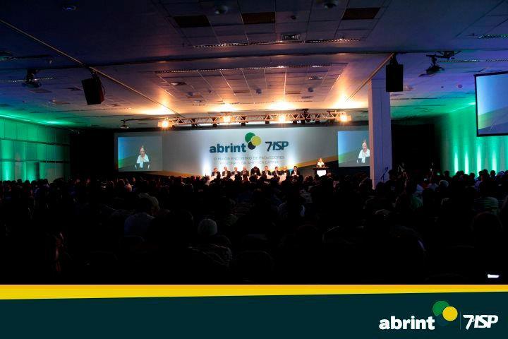 Mobilização da classe O evento nacional de provedores da ABRINT em 2015 reuniu: 2.