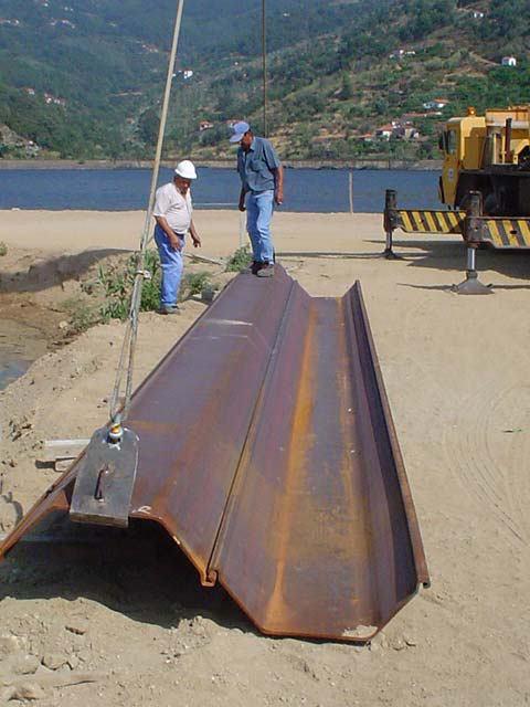 As limitações desta técnica prendem-se com o facto da leveza da estrutura de suporte e consequente resistência limitada.