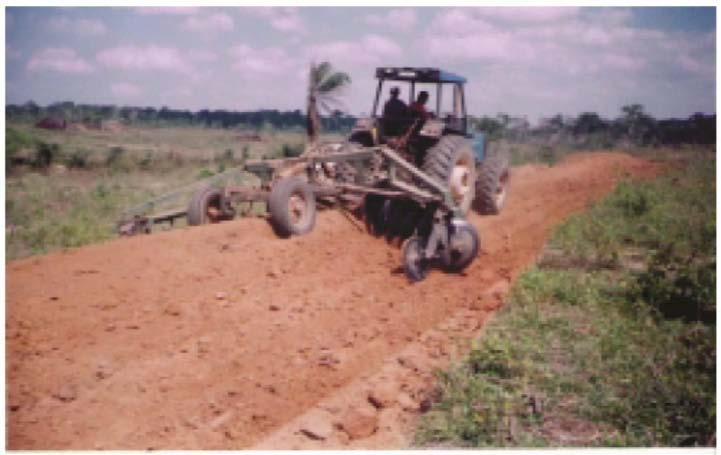 58 Segundo Cadenas de Llano (1998), os terraços podem ser classificados quanto ao seu traçado, à sua função, ao seu perfil e quando ao seu modo de construção.