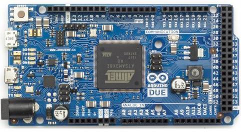 36 ARM Cortex-M3, clock de 84 MHz, 512kB de memória flash para programa e 96 kb de memória RAM.