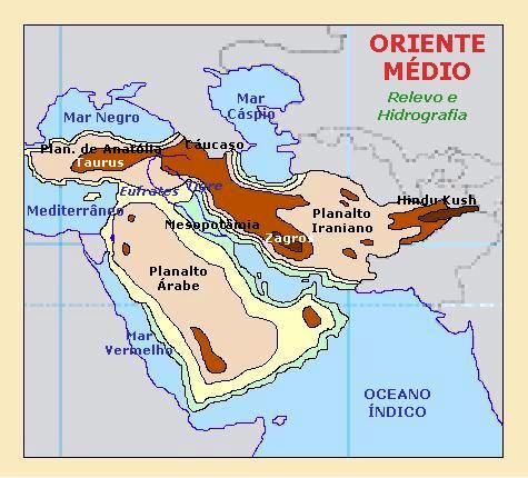 No relevo do Oriente Médio encontramos um predomínio de áreas planálticas antigas, de altitudes medianas e com muitas áreas aplainadas. Destacam-se os Planaltos Árabe, Iraniano e de Anatólia.