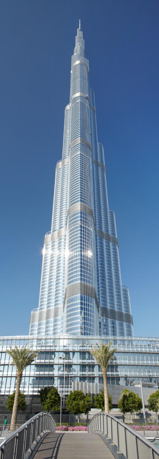 Descrito como uma Cidade Vertical e como Uma Maravilha Viva, Burj Khalifa situado no coração do centro da cidade do Dubai, é também o edifício mais alto do mundo.