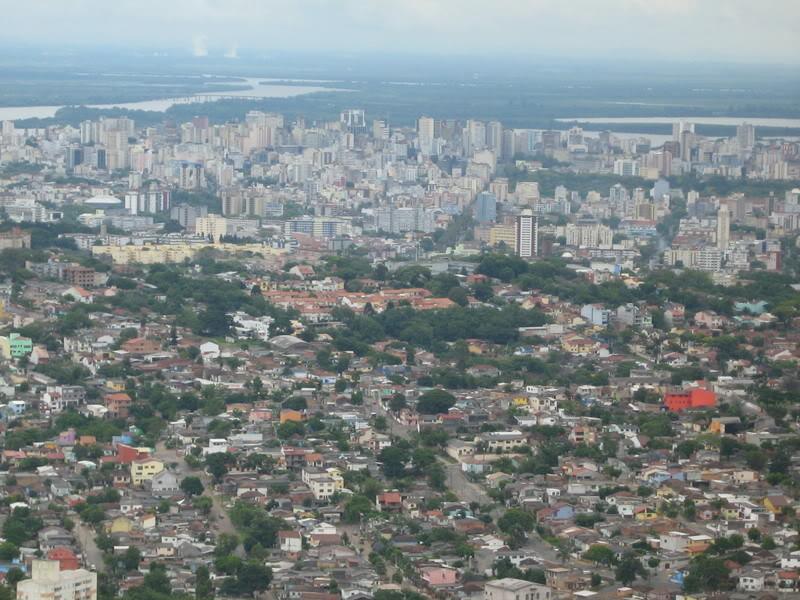 O sítio encontra-se no interior do bairro, próximo à base Norte do Morro da Polícia e está próximo a duas importantes vias da cidade: a Av. Cel. Aparício Borges (que integra a 3ª Perimetral) e a Av.