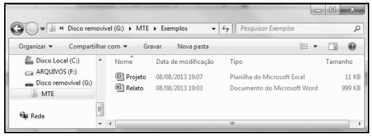 Comentário: O duplo clique seleciona a palavra e o botão em questão aumenta o tamanho da fonte. Botão Aumentar fonte. Atalho: CTRL + >. Gabarito: Certo Questão n.