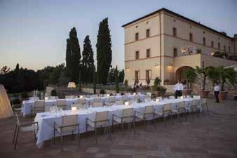 Hotel Castello di Casole, um espetacular 5 Estrelas Luxo localizado em meio aos campos da Toscana.