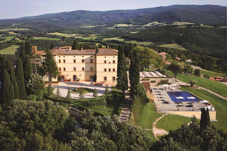 O HOTEL Localizado em uma bela propriedade, o Castello di Casole foi edificado no século X e restaurado pela rede