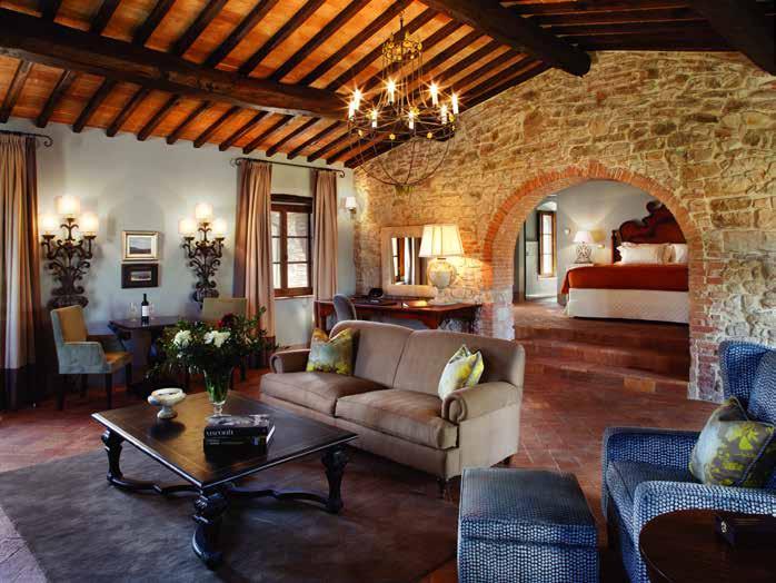 O tradicional charme toscano se une ao luxo moderno para criar um ambiente confortável e sofisticado.