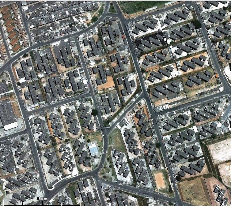 Anos 1970/1980: intensificação do modelo centro-periferia com a adoção de políticas de construção em massa (conjuntos habitacionais) Conjuntos