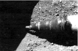 54 Figura 2.44. Cravação dinâmica de tubo com face fechada Fonte: Simicevic e Sterling (2001) Na cravação dinâmica de tubo com face aberta, a frente do tubo ou revestimento de aço permanece aberta.